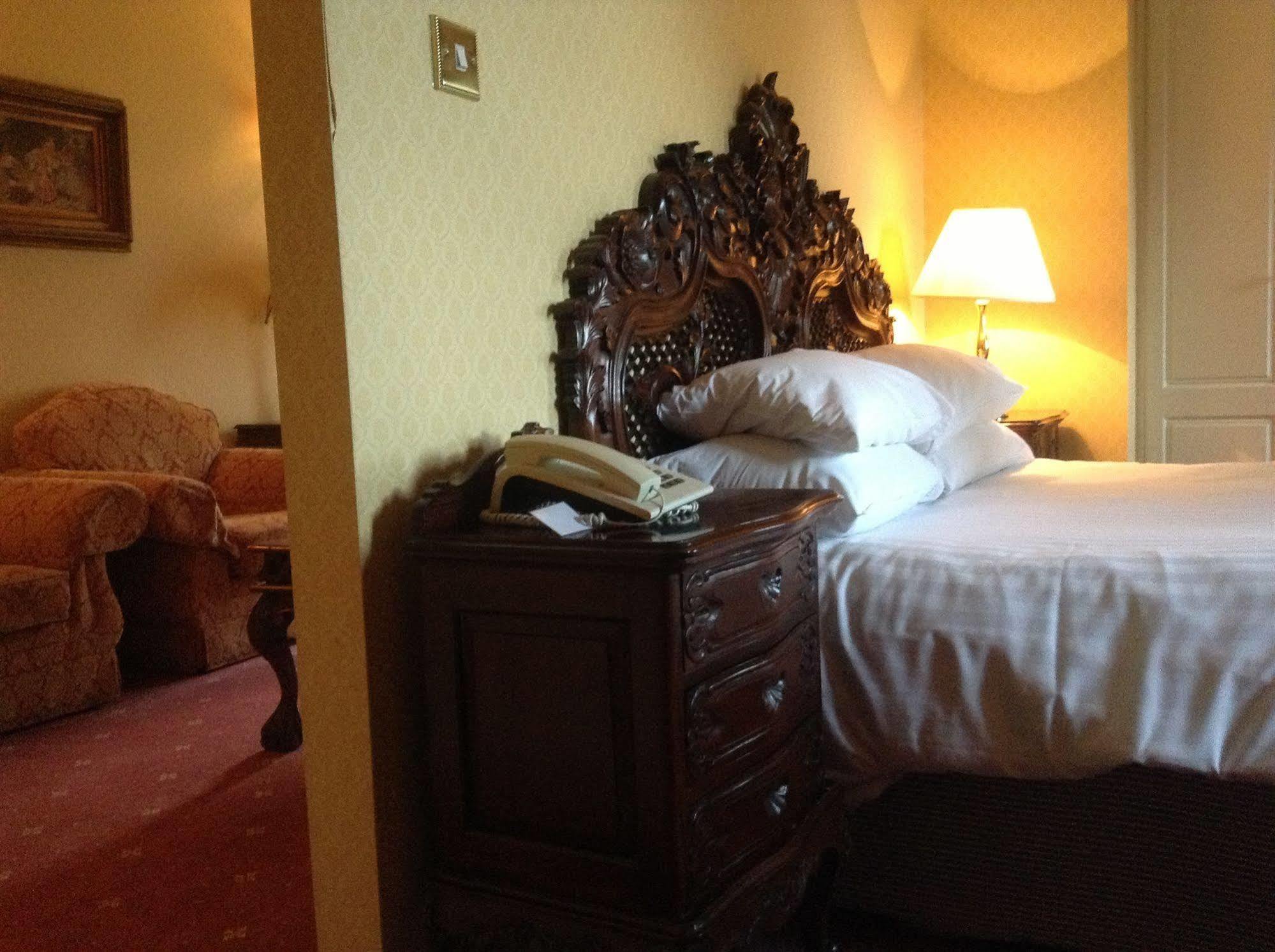 Brook Hall Hotel Childer Thornton Εξωτερικό φωτογραφία